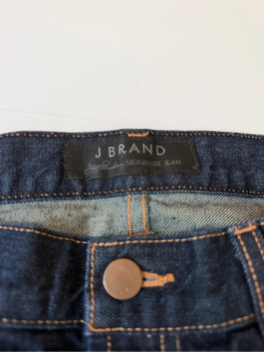 Classic Men's Dark Blue Straight-Leg Jeans